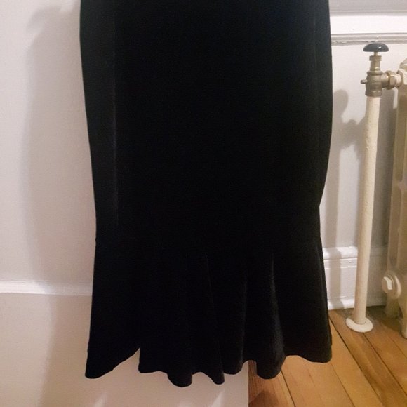 Black velvet pokadot skirt - Picture 3 of 5